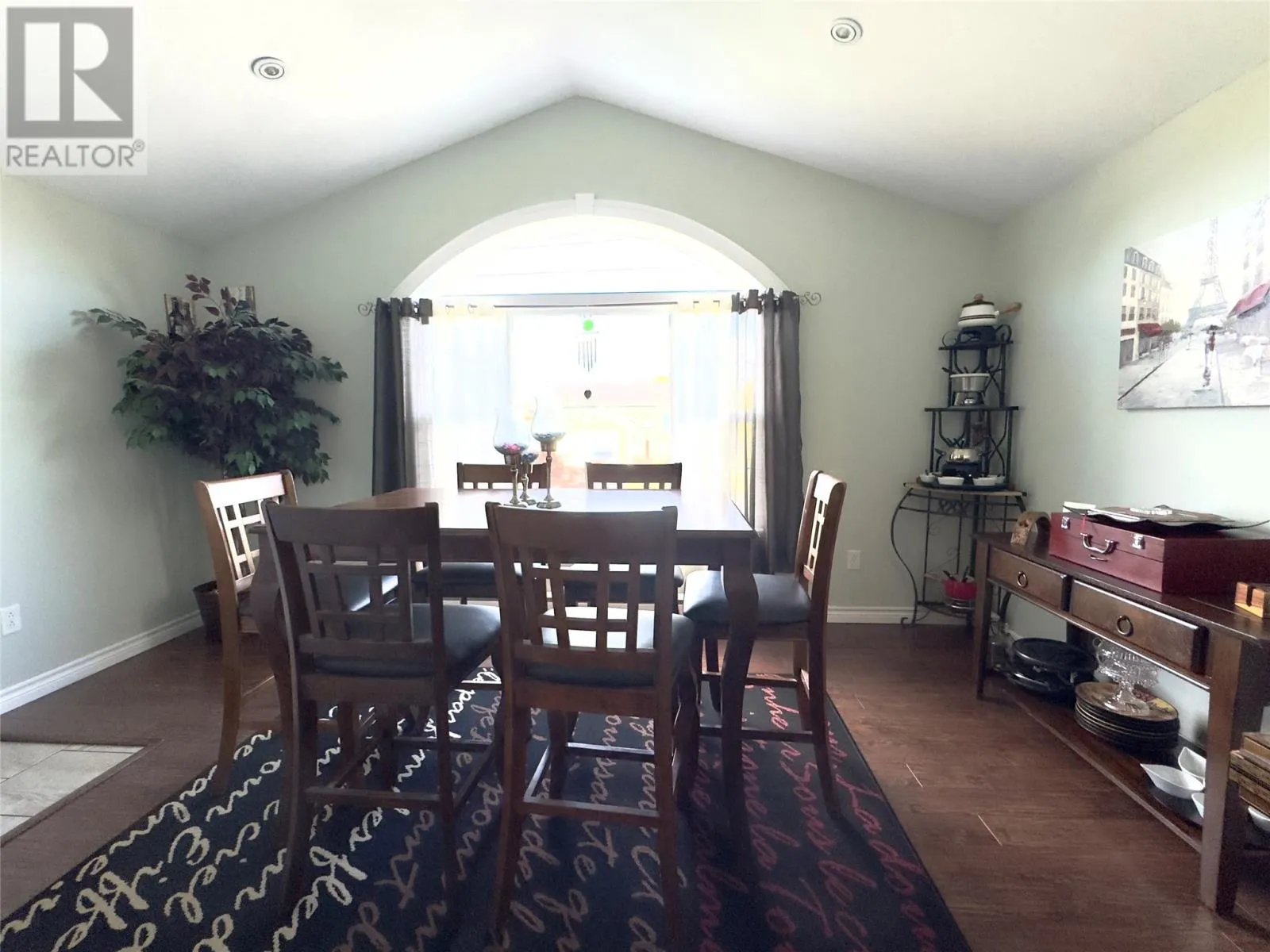 36 Hillview Avenue