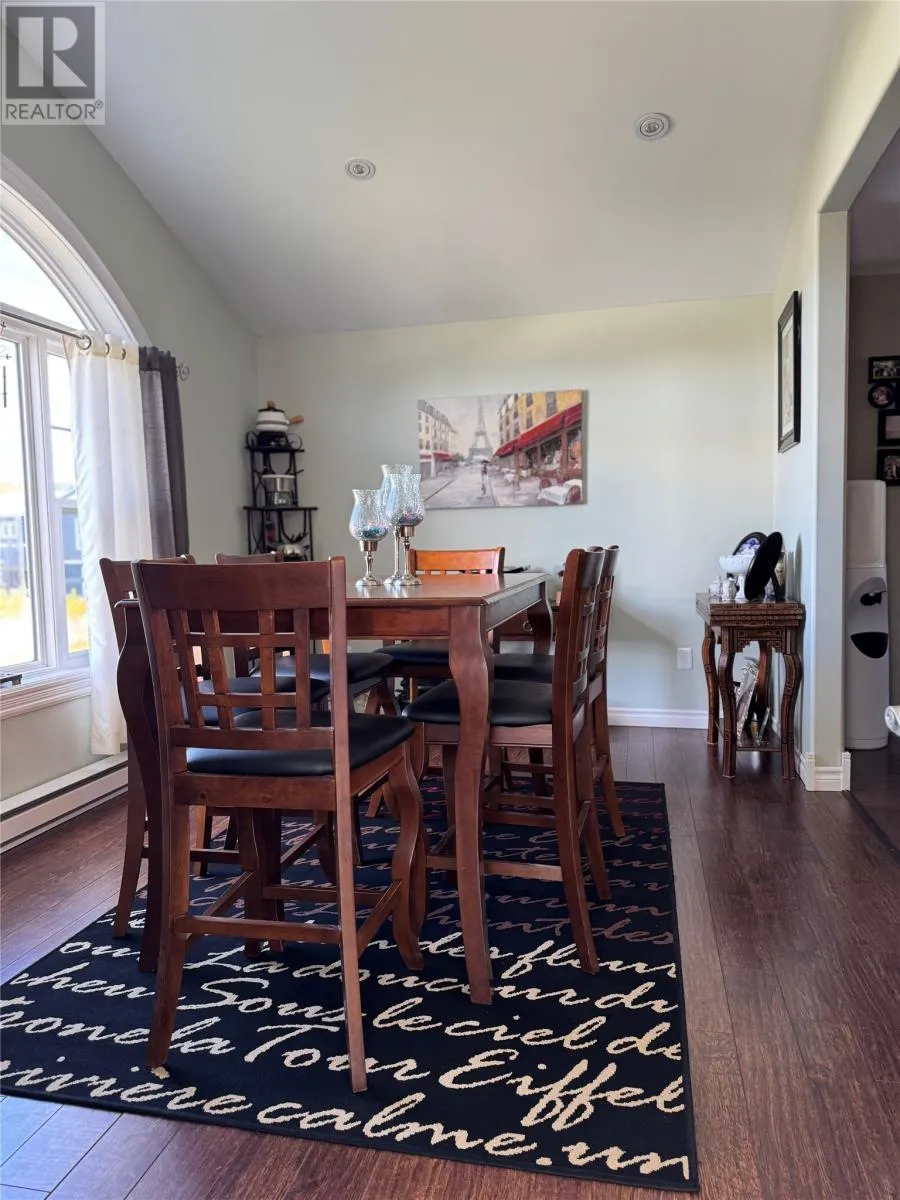 36 Hillview Avenue