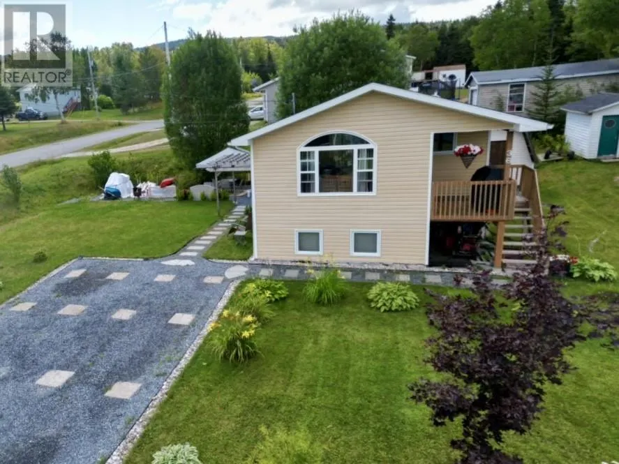 36 Hillview Avenue