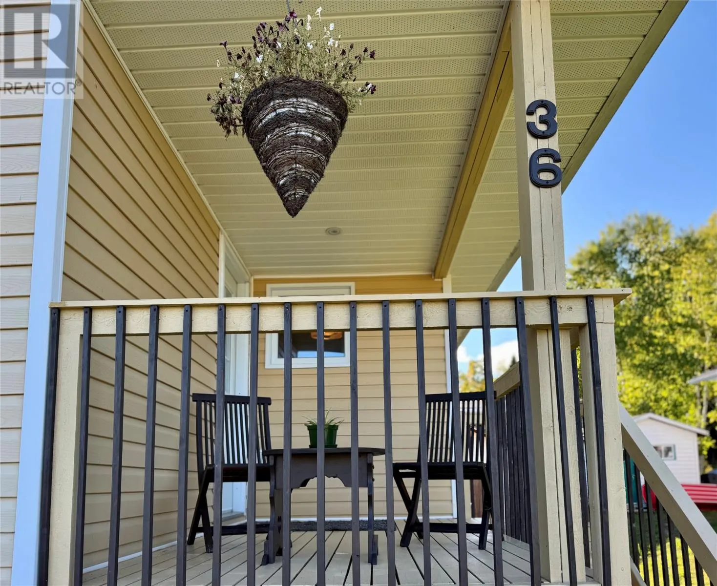 36 Hillview Avenue