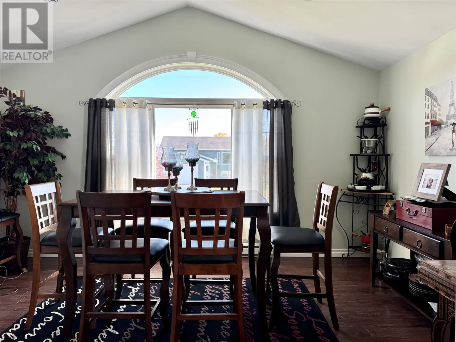 36 Hillview Avenue