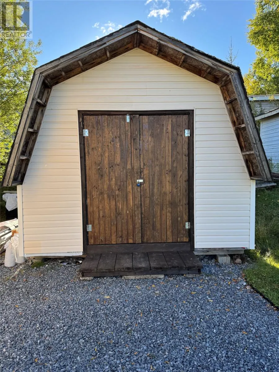 36 Hillview Avenue