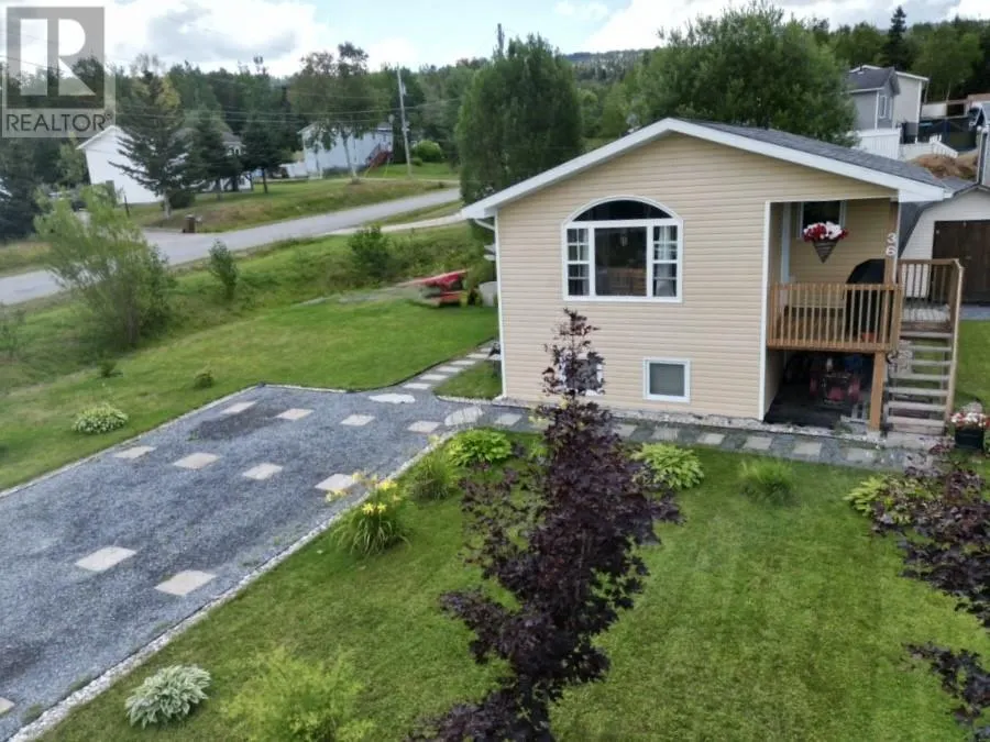 36 Hillview Avenue