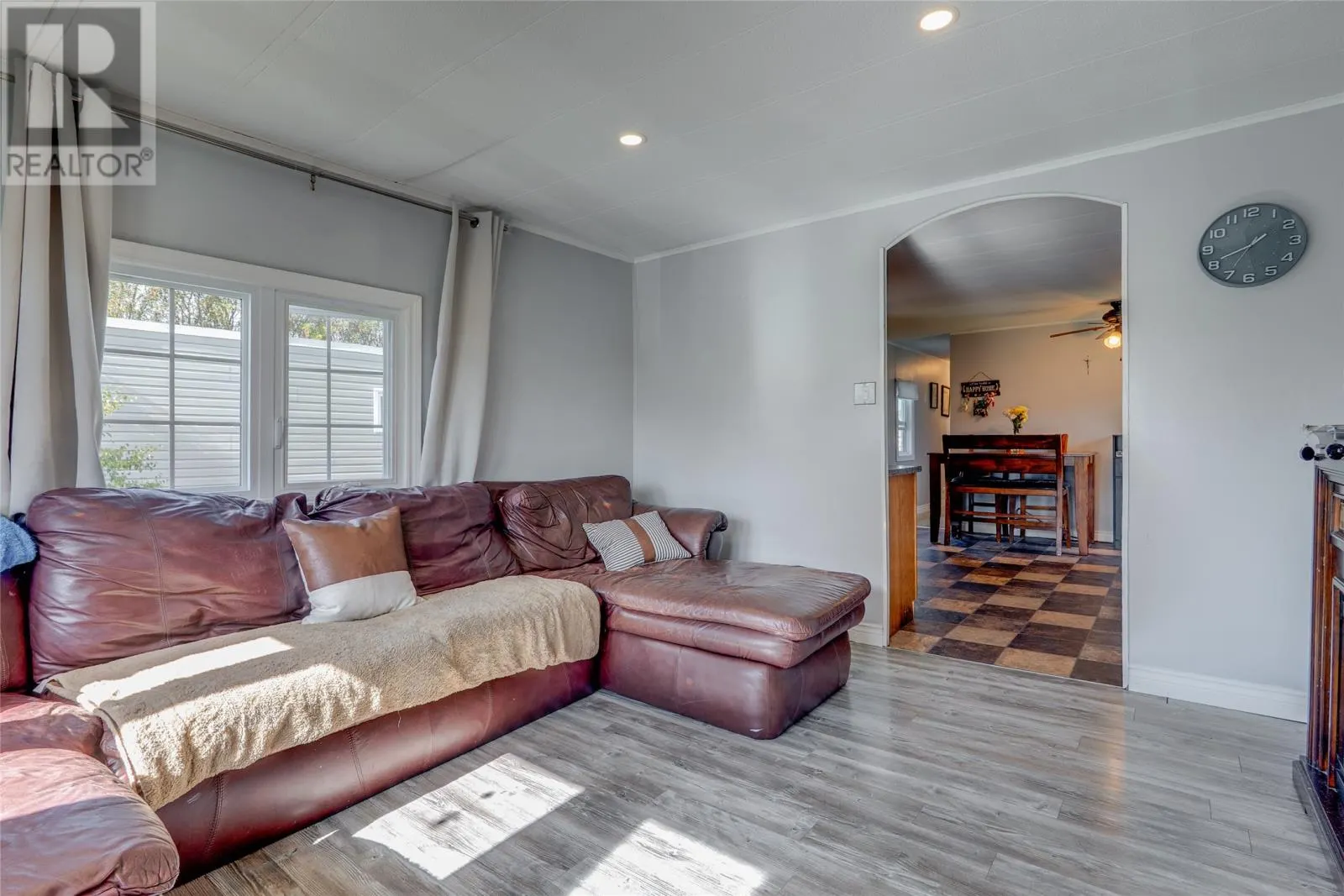 17 Meadowbrook Park Road