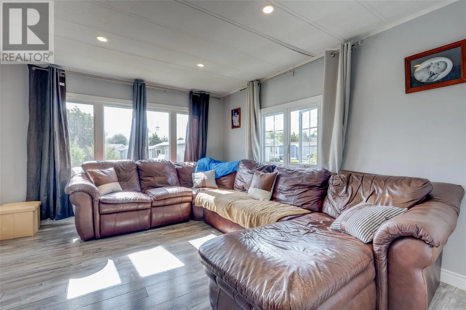 17 Meadowbrook Park Road