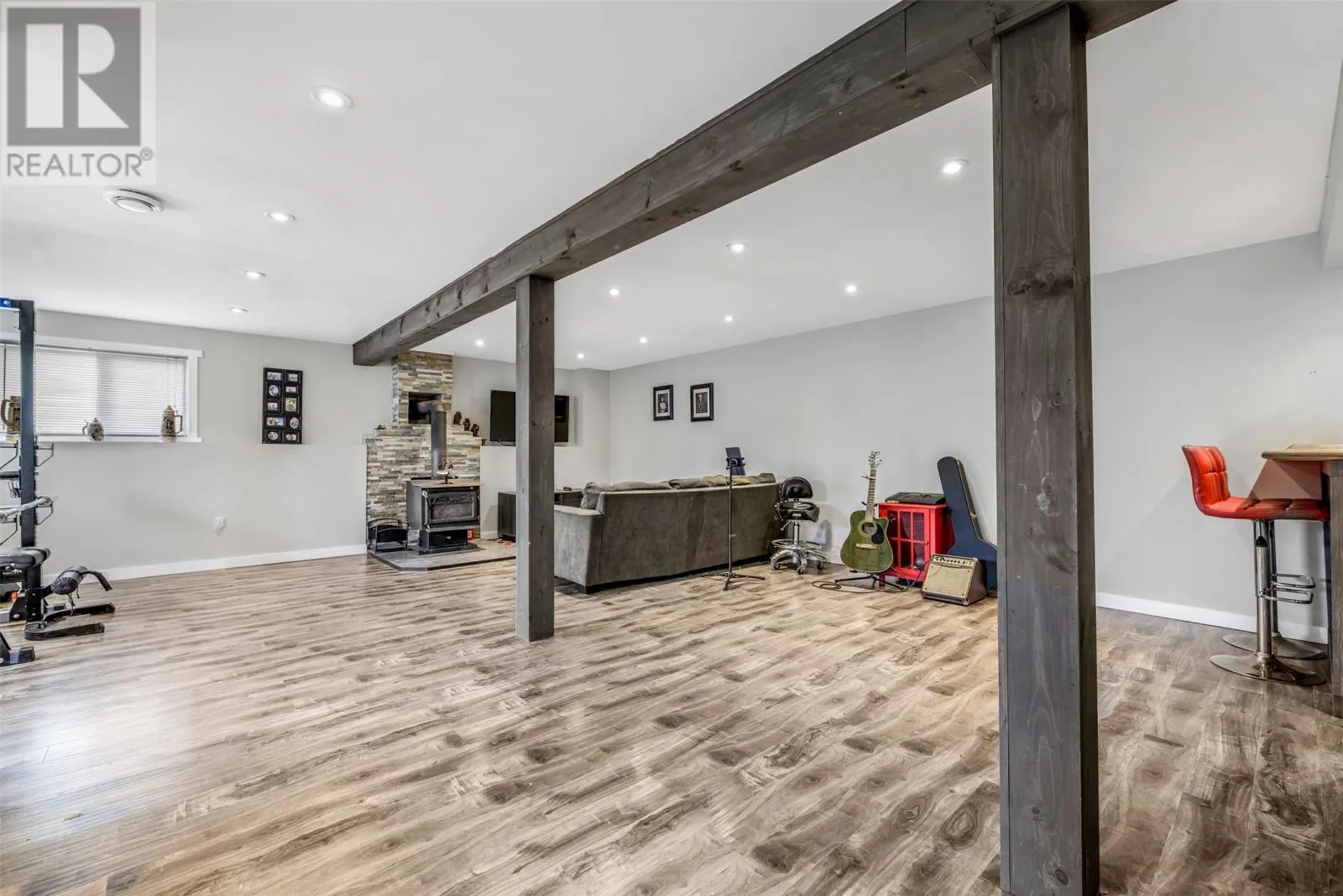 29 Round Pond Road