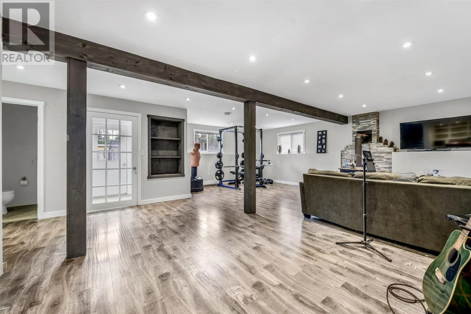 29 Round Pond Road