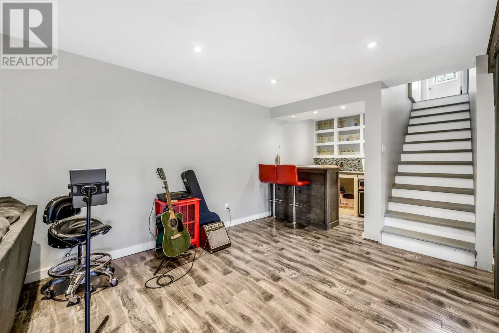 29 Round Pond Road