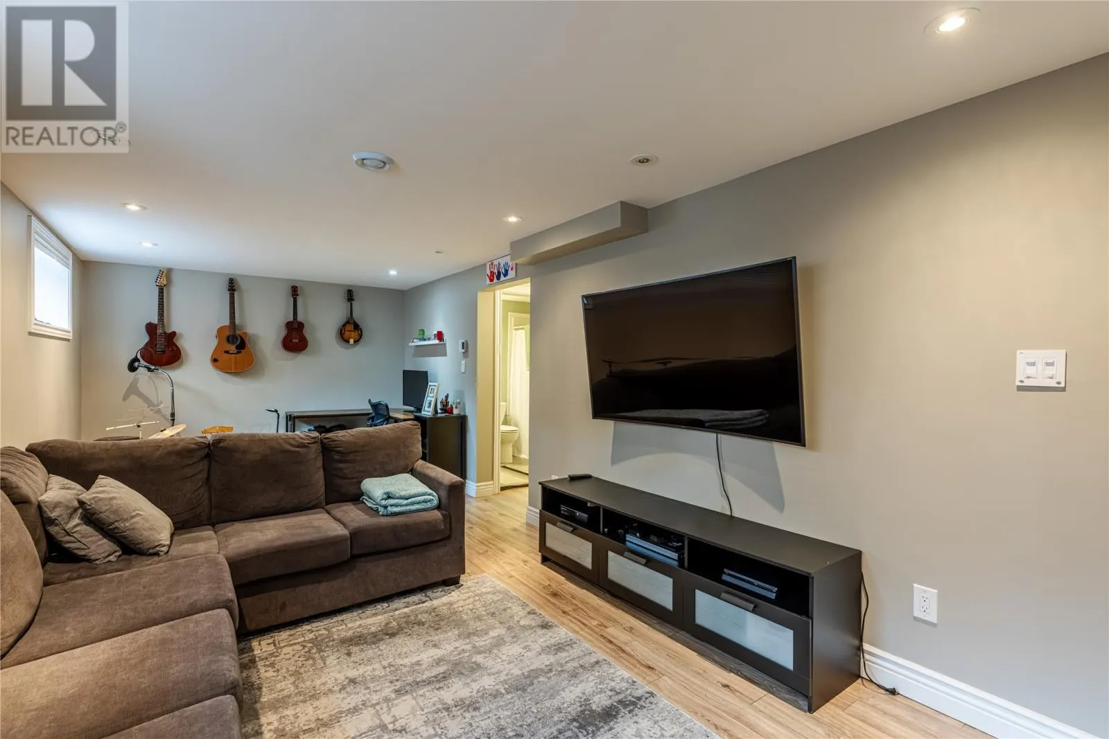 6 Fallowtree Place