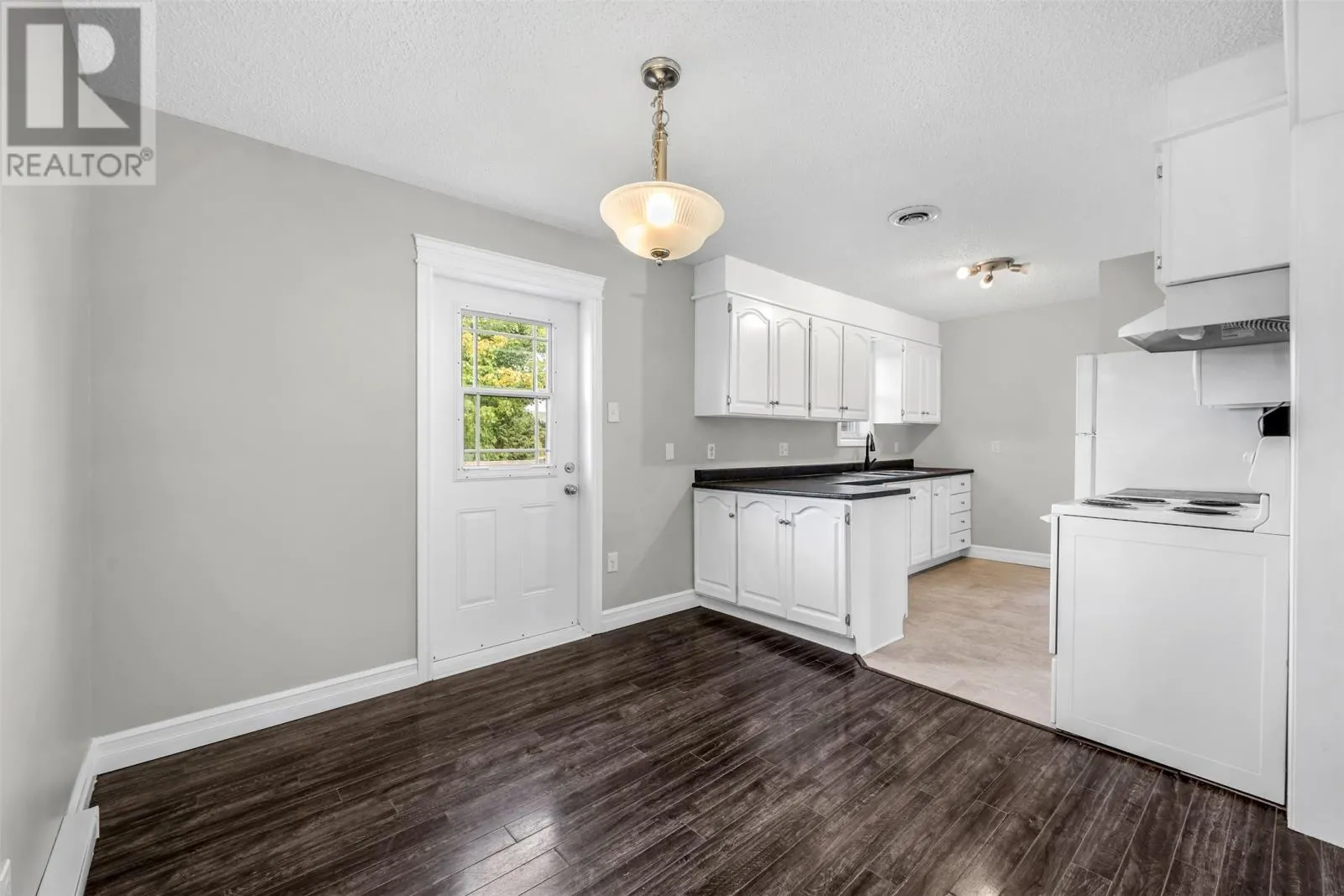 76 Chamberlains Road