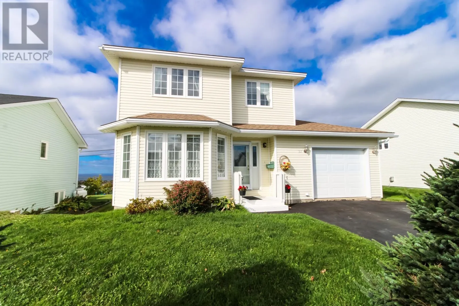 32 McCourt Close