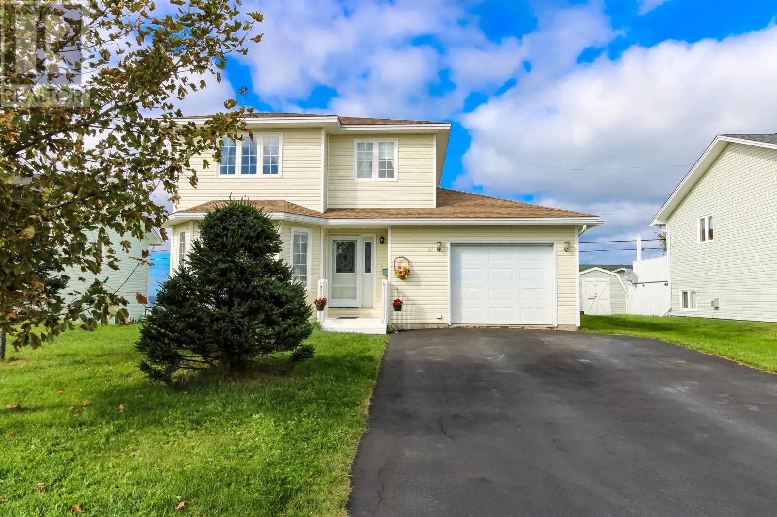 32 McCourt Close