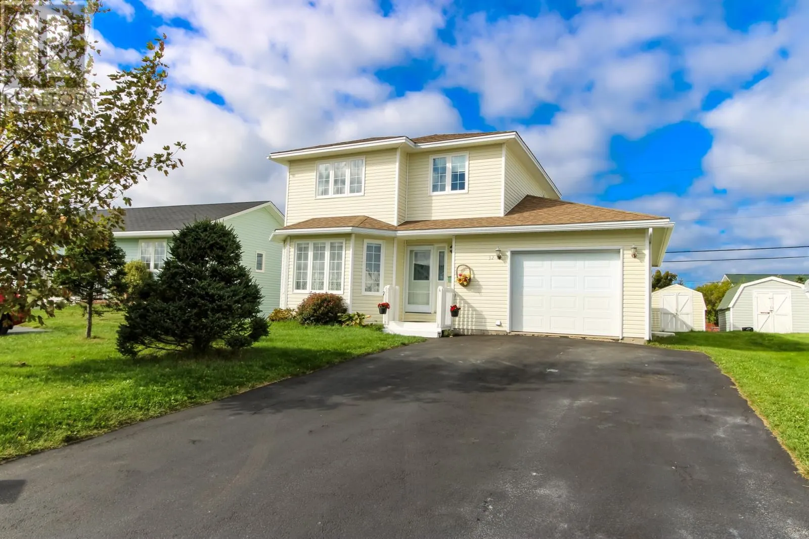 32 McCourt Close