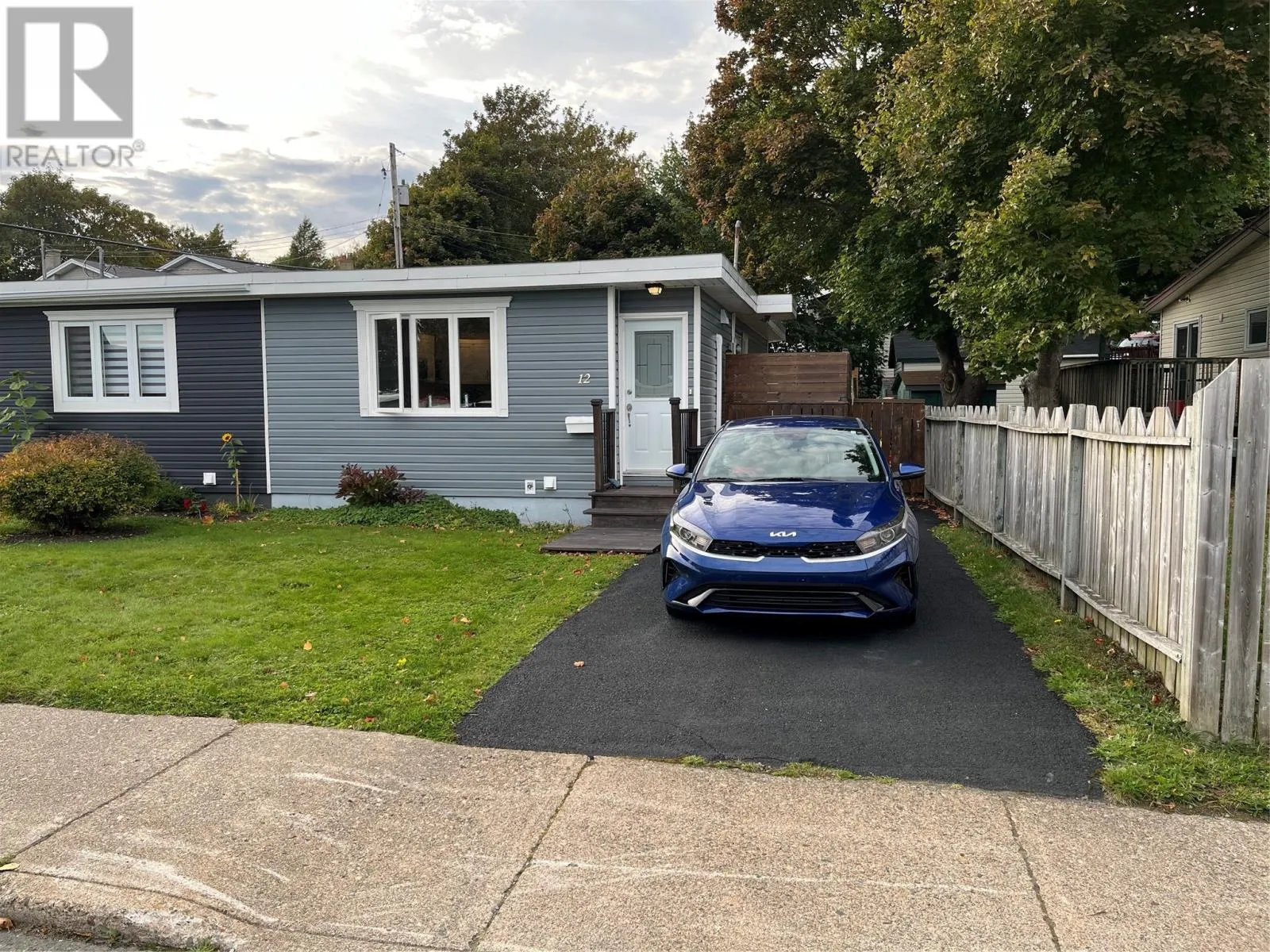 12 Ferryland Street E