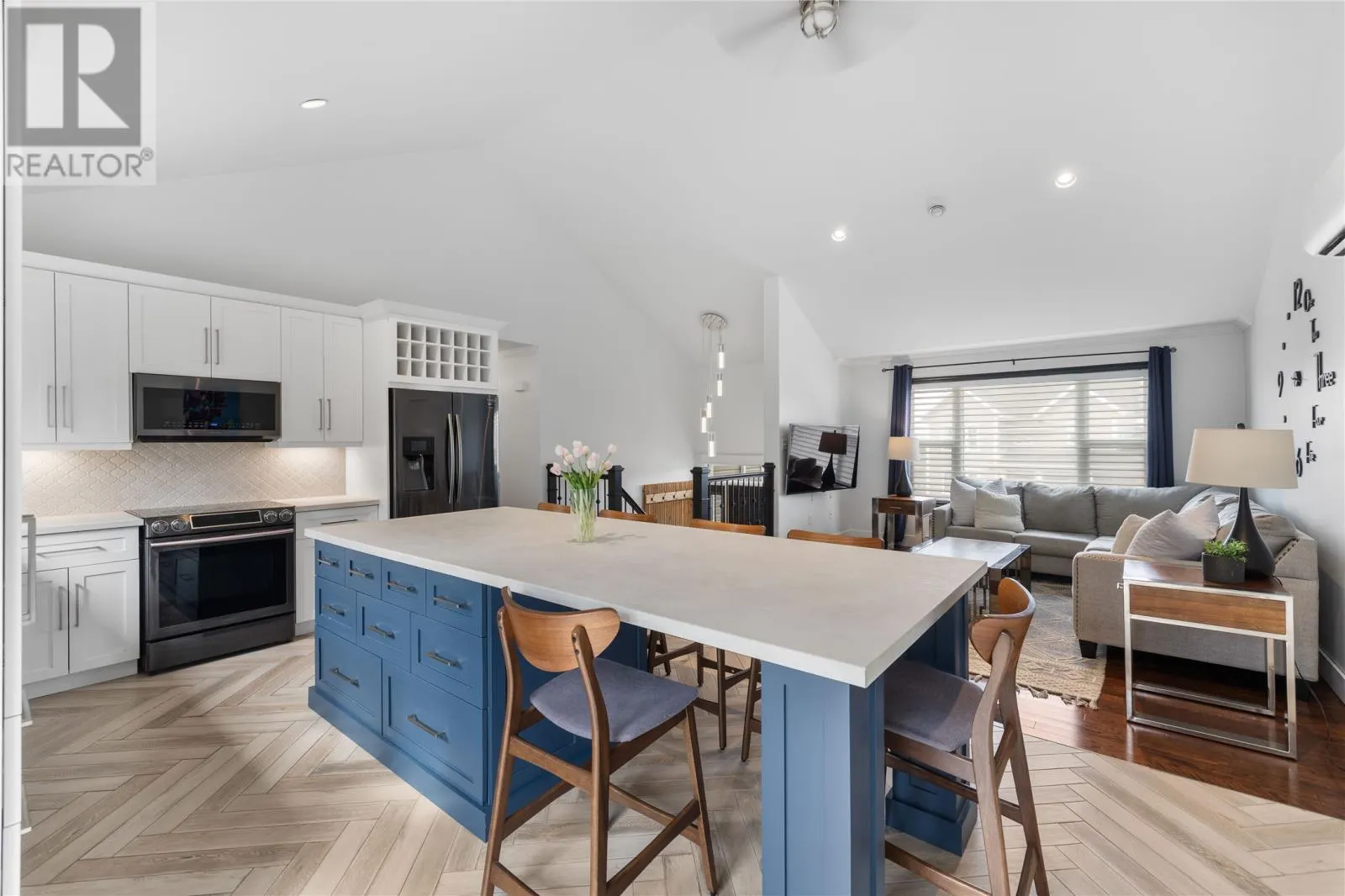 5 White Bear Lane