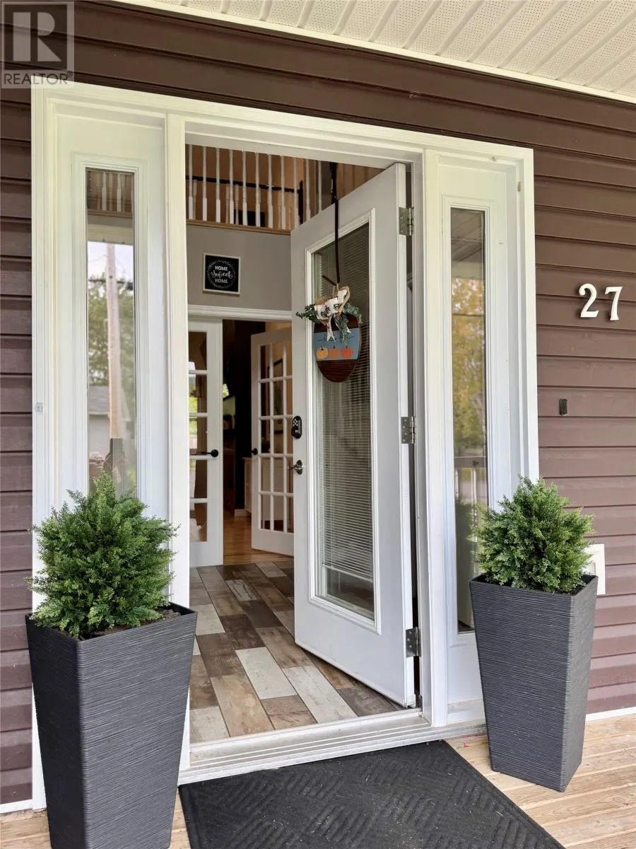 27 Dawson Drive