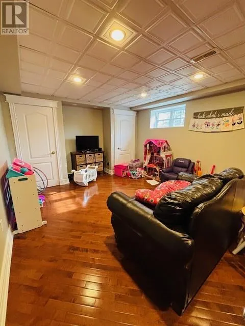 2 Seaview Crescent