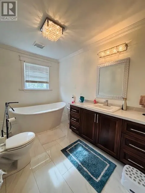 2 Seaview Crescent