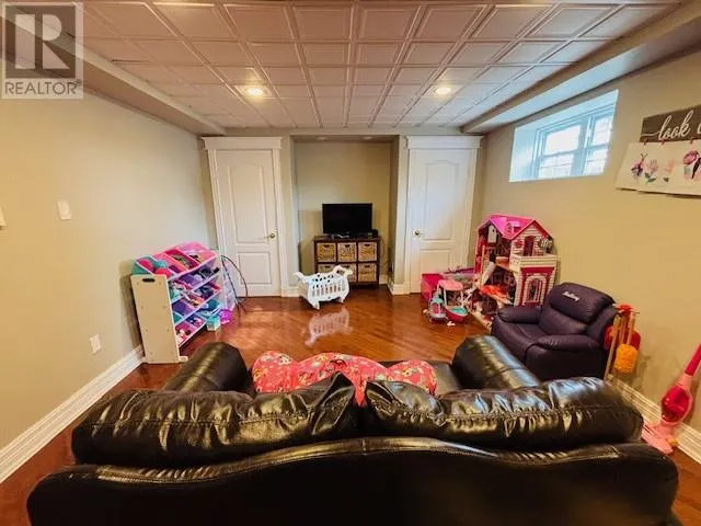 2 Seaview Crescent