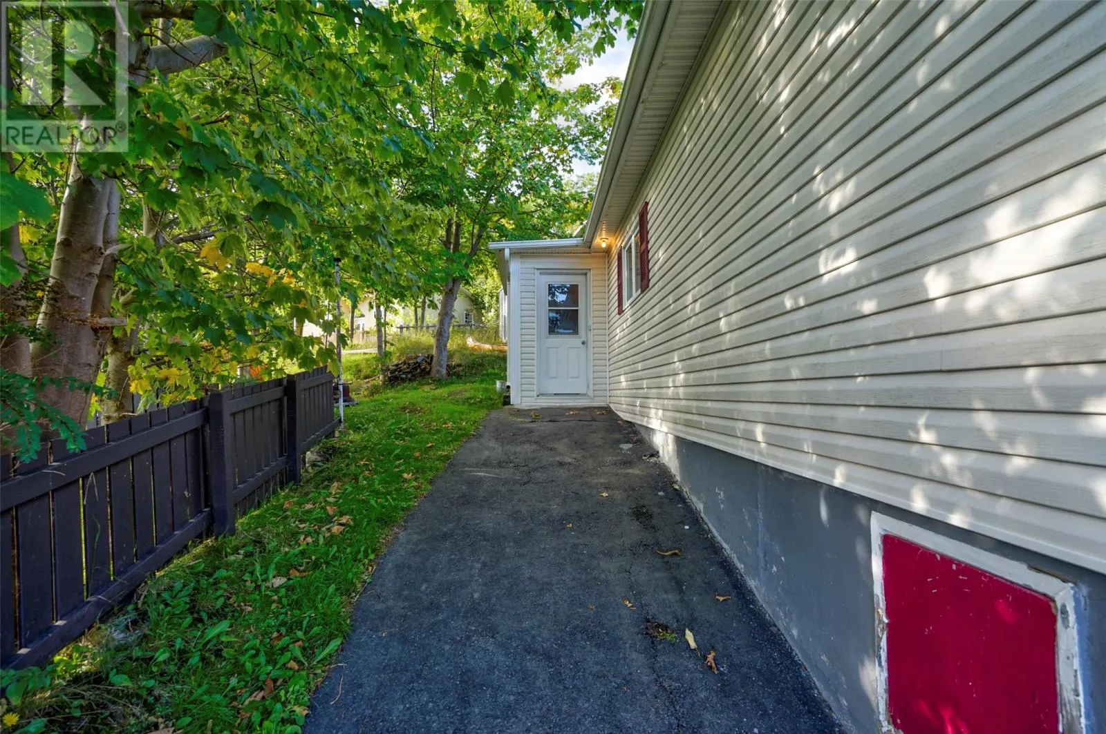 27 Meadow Road