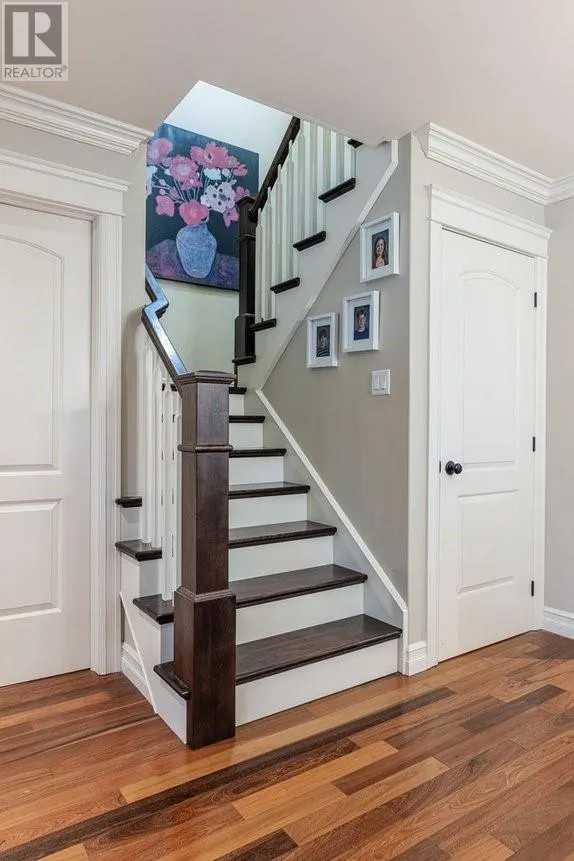 5 McCrae Street