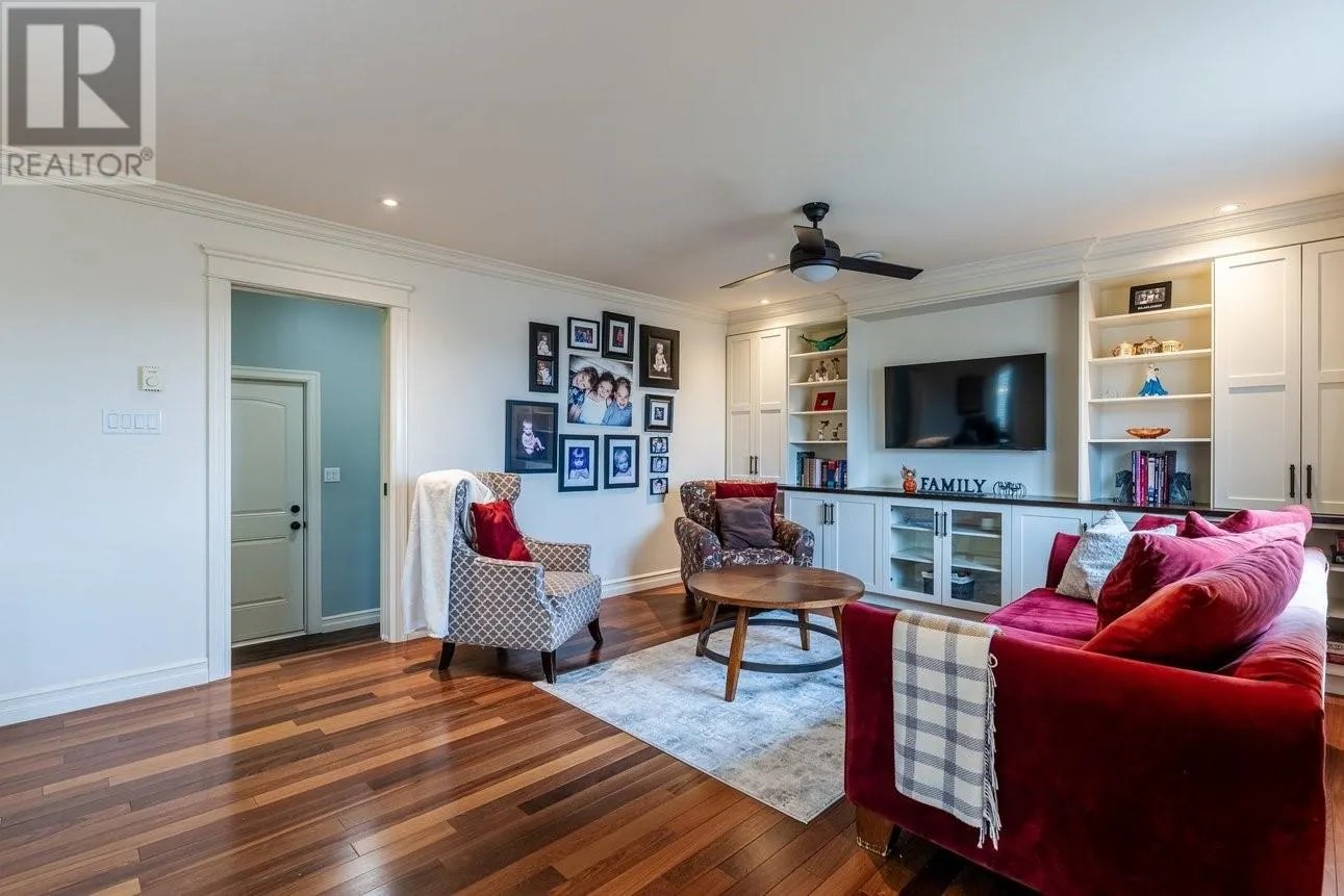 5 McCrae Street
