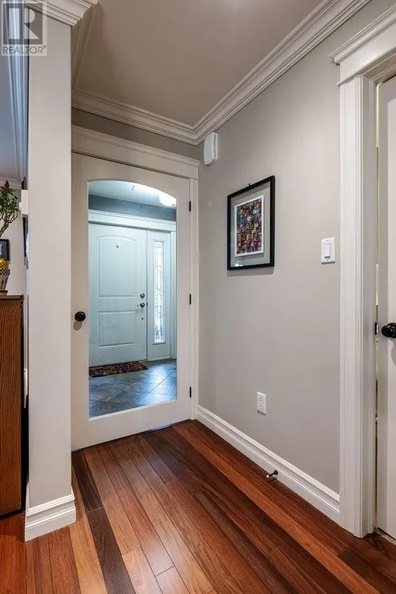 5 McCrae Street