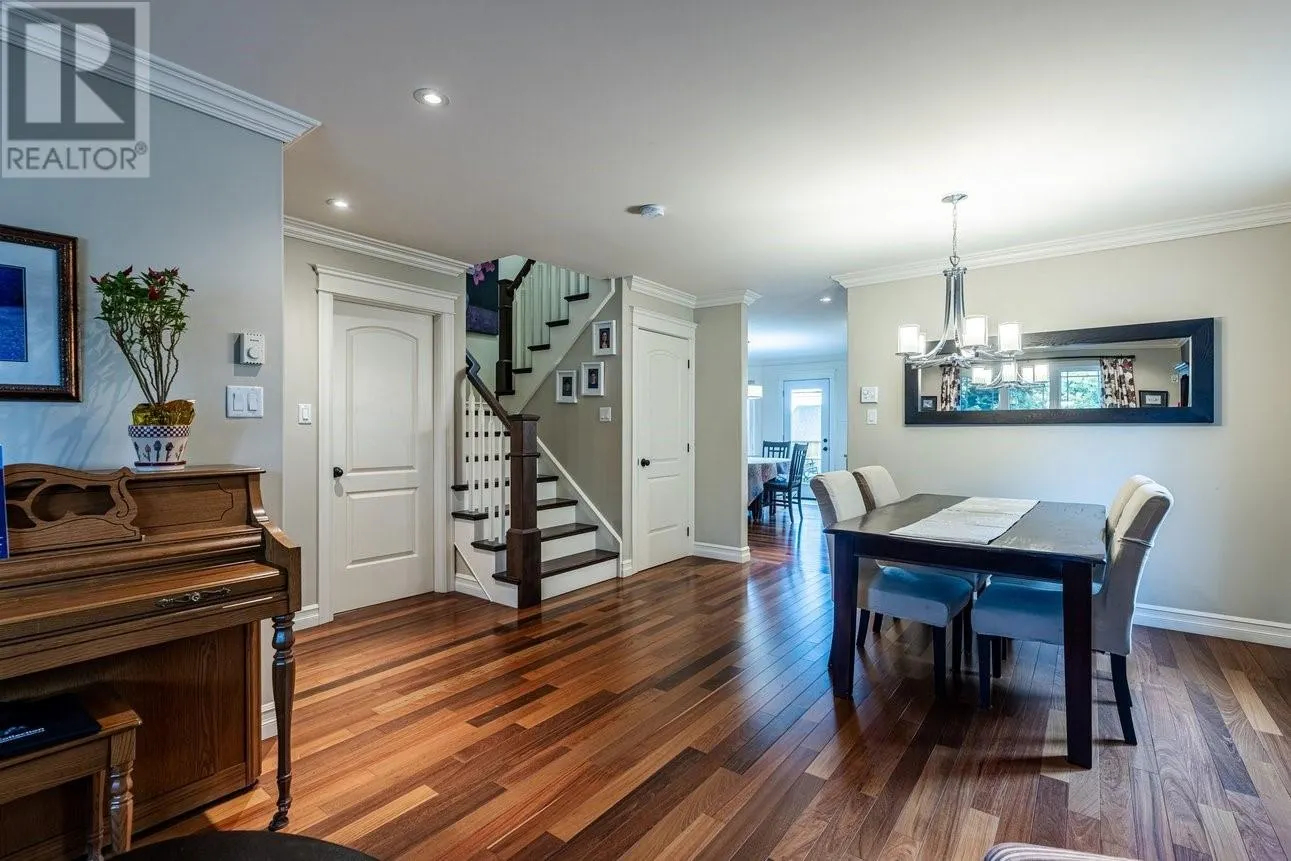 5 McCrae Street