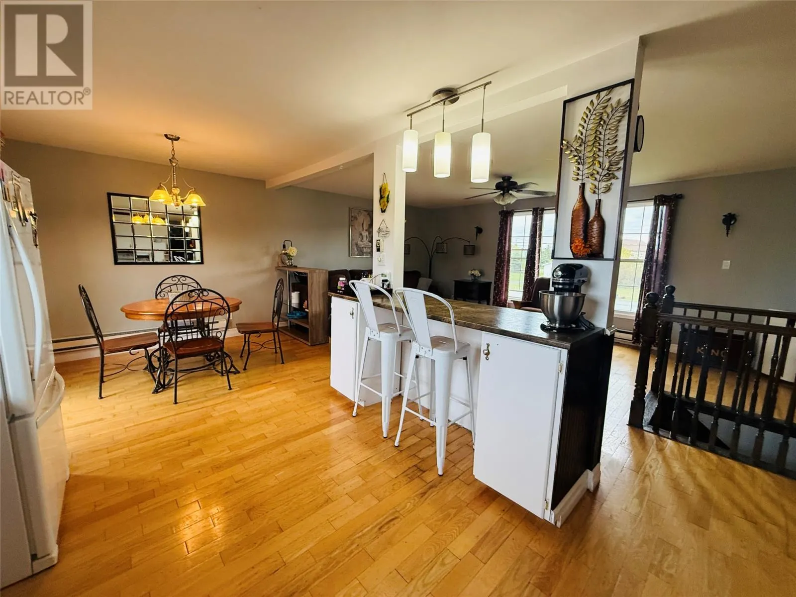 16 Churchill Avenue