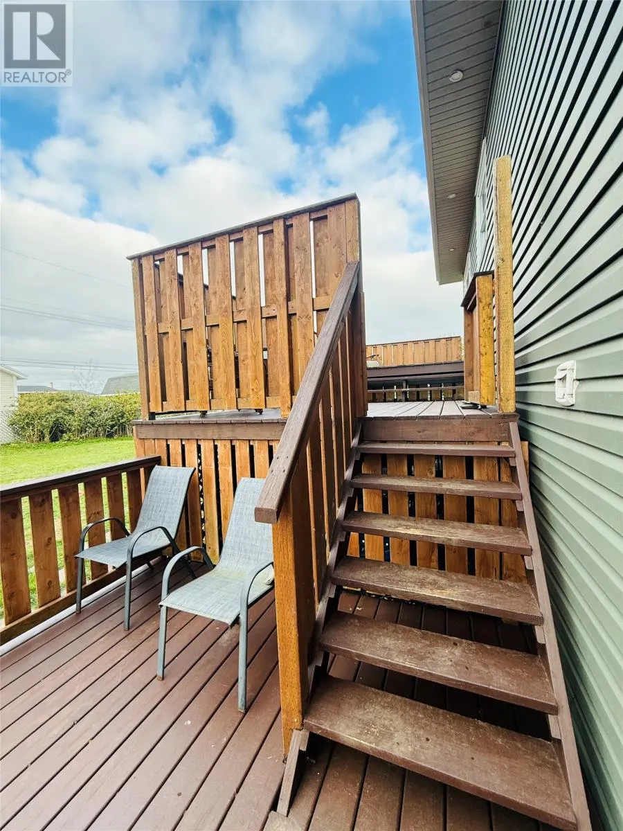 16 Churchill Avenue