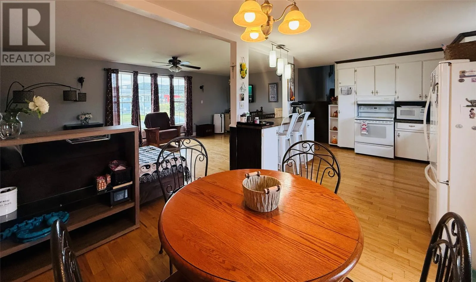 16 Churchill Avenue
