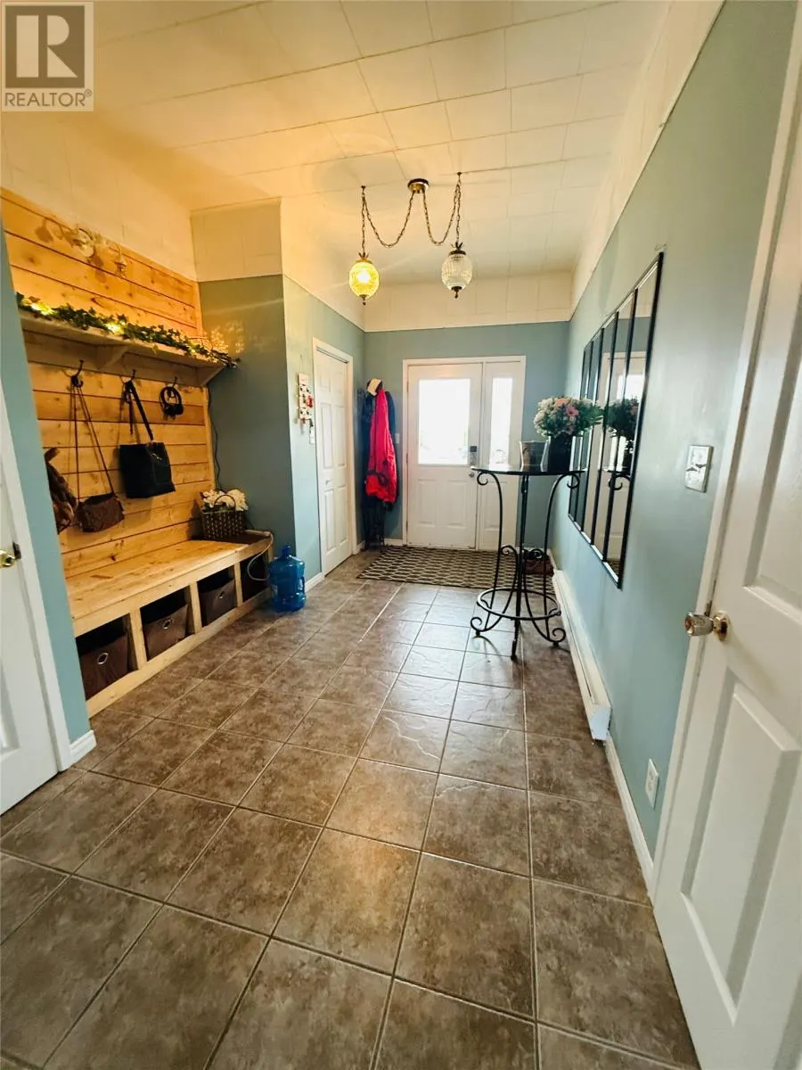 16 Churchill Avenue