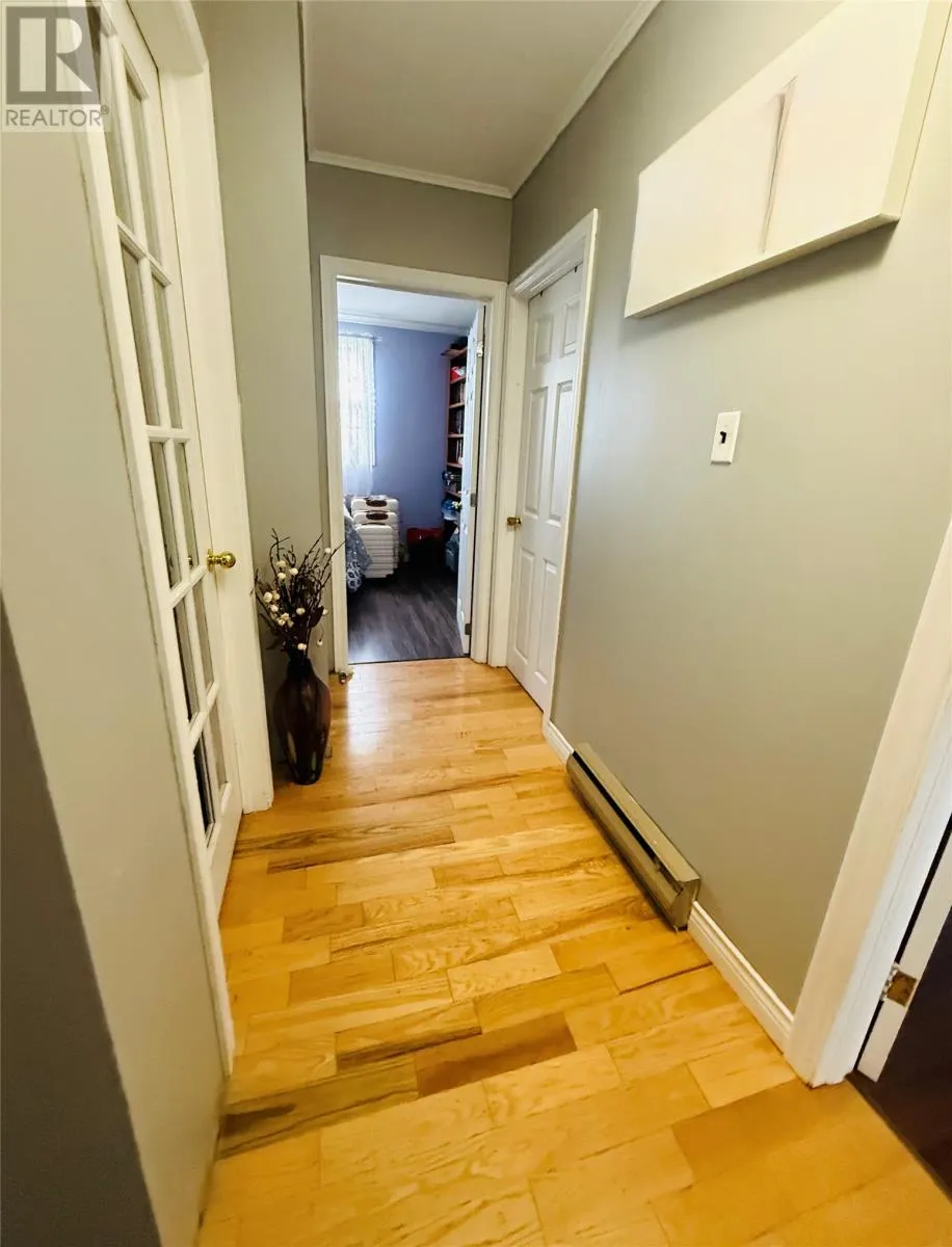 16 Churchill Avenue