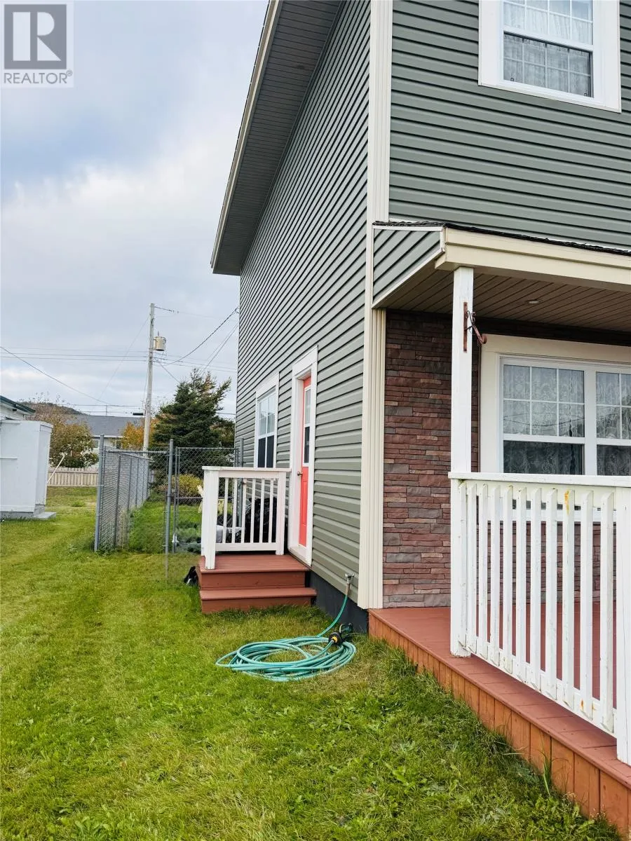 16 Churchill Avenue