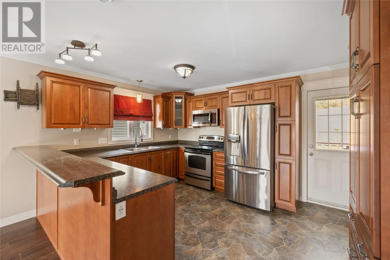 65 Hopedale Crescent