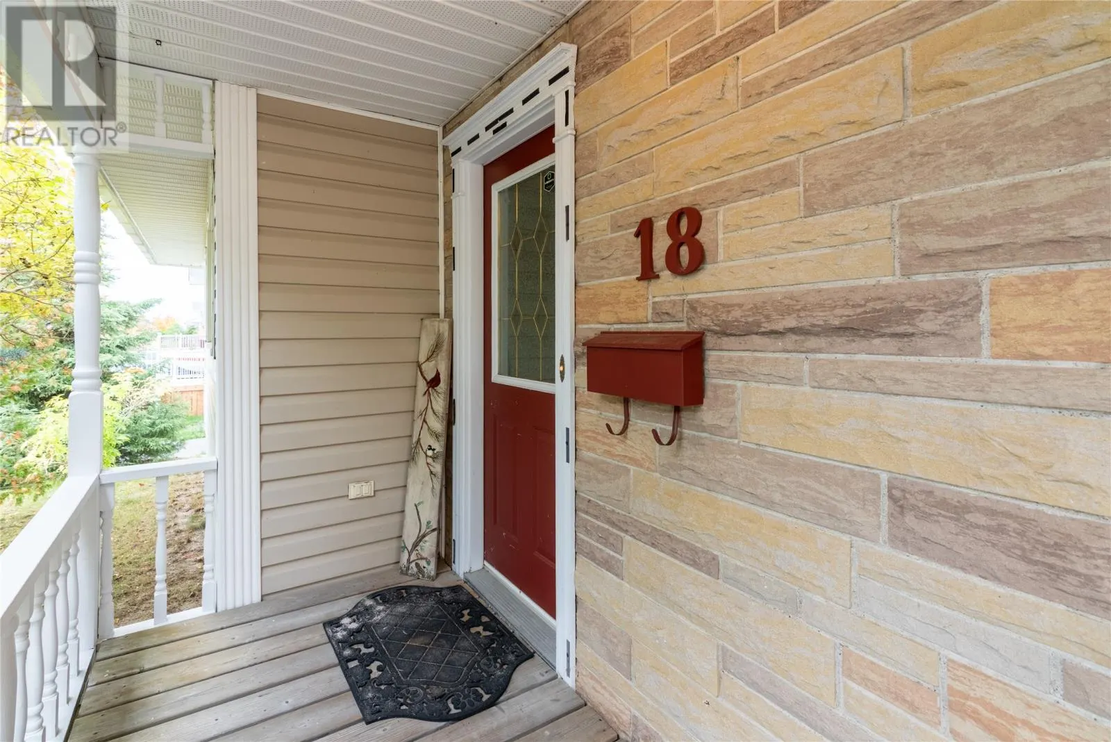 18 Grandy Avenue