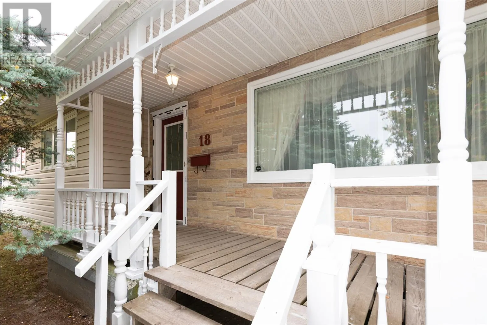 18 Grandy Avenue