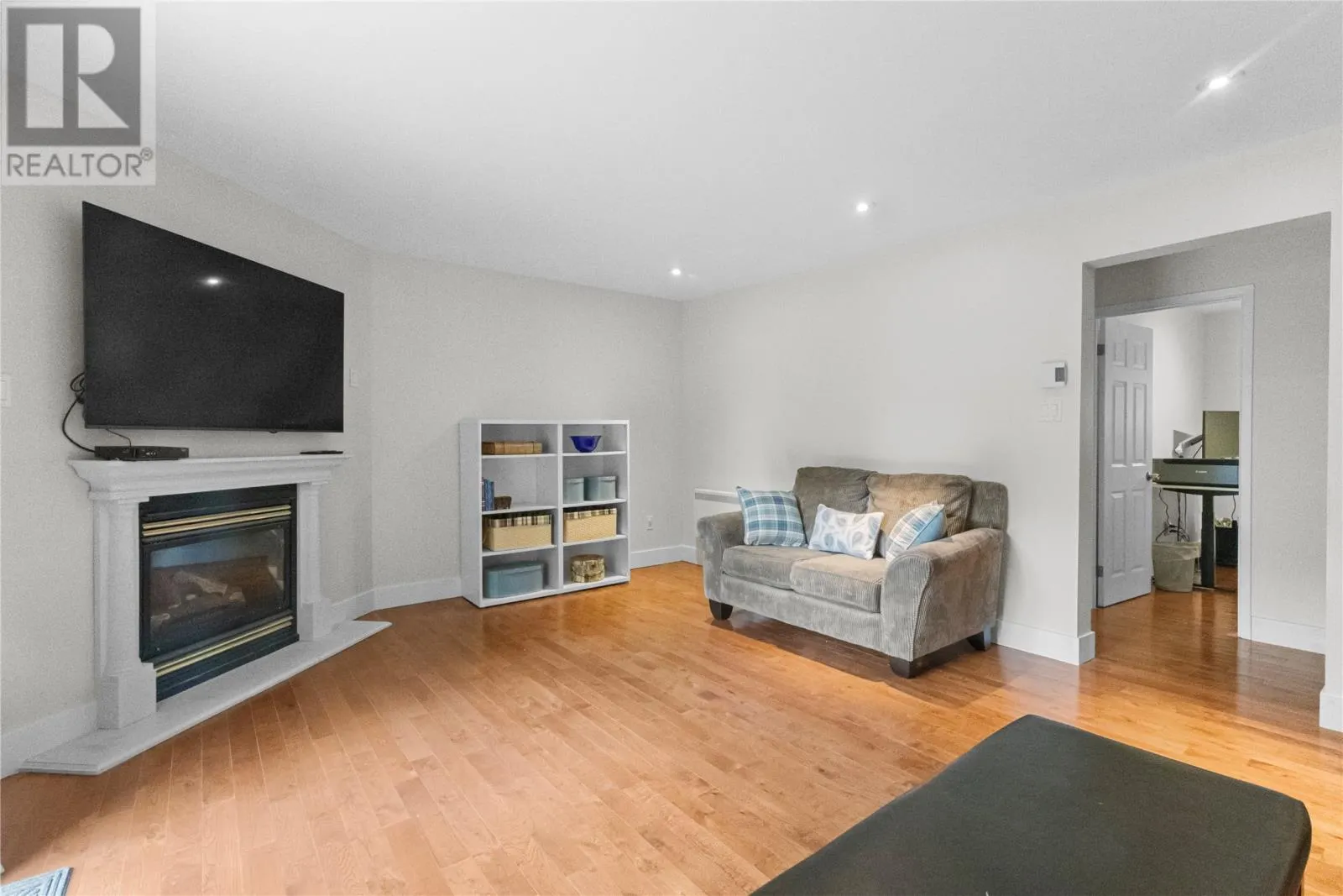 185 Frecker Drive
