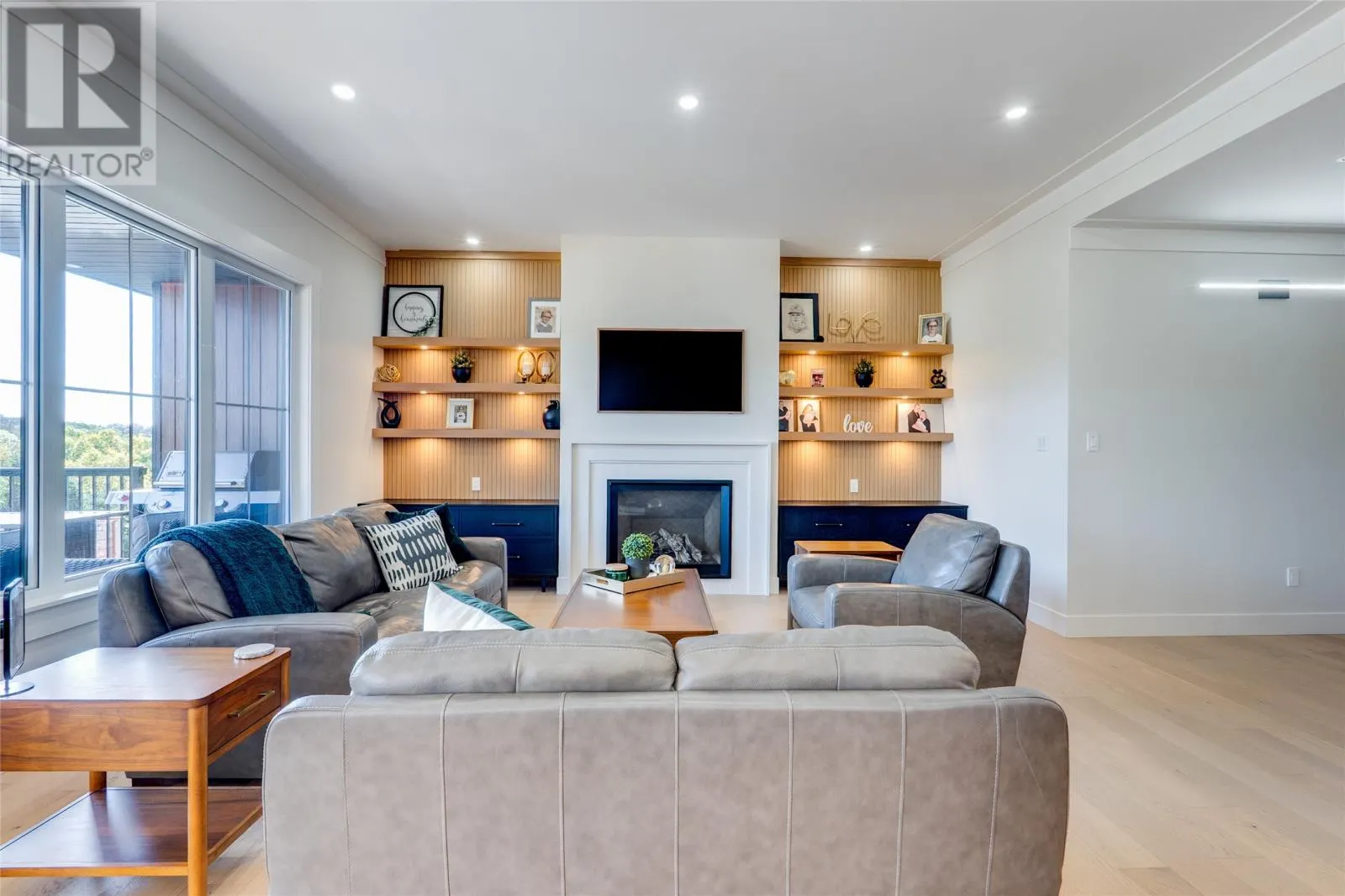 15 Sullivans Road