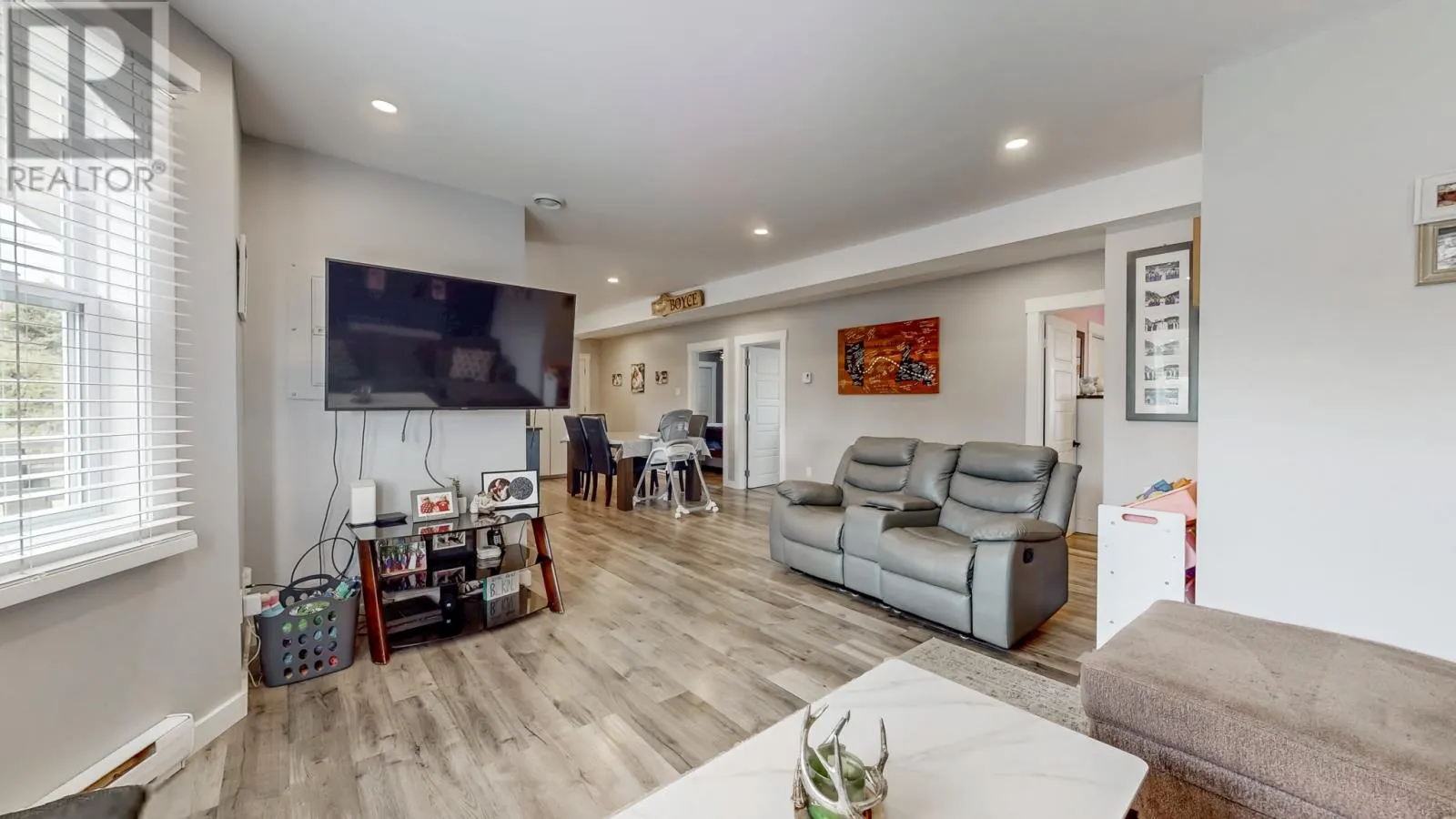 330 Pouch Cove Highway