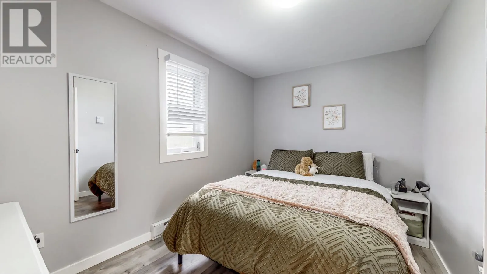 330 Pouch Cove Highway