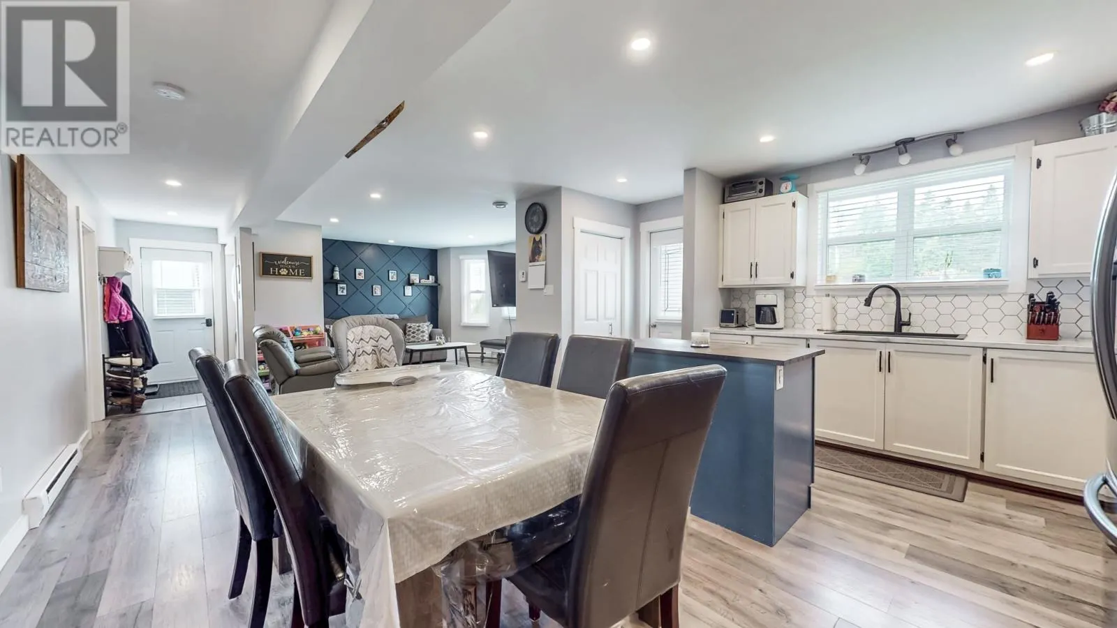 330 Pouch Cove Highway