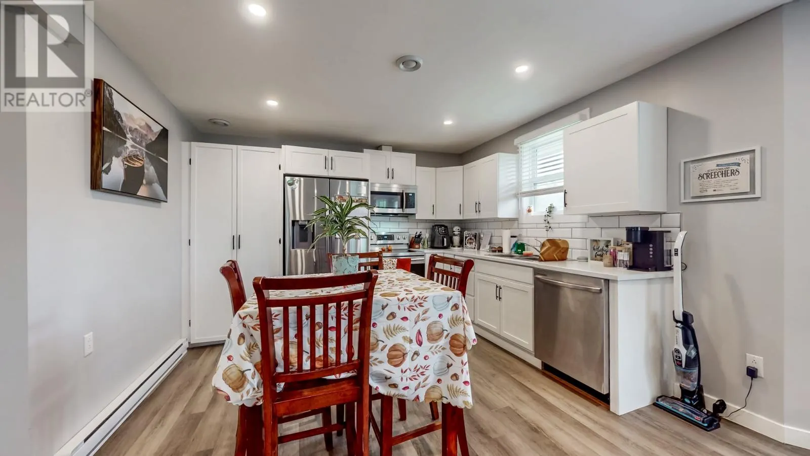 330 Pouch Cove Highway