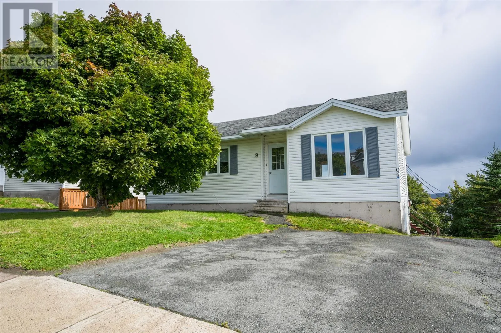 9 Edgecombe Drive