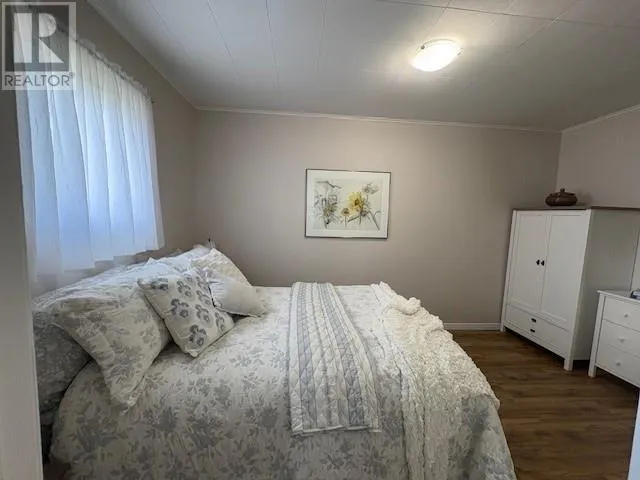 4 Hillview Avenue