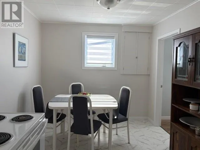 4 Hillview Avenue