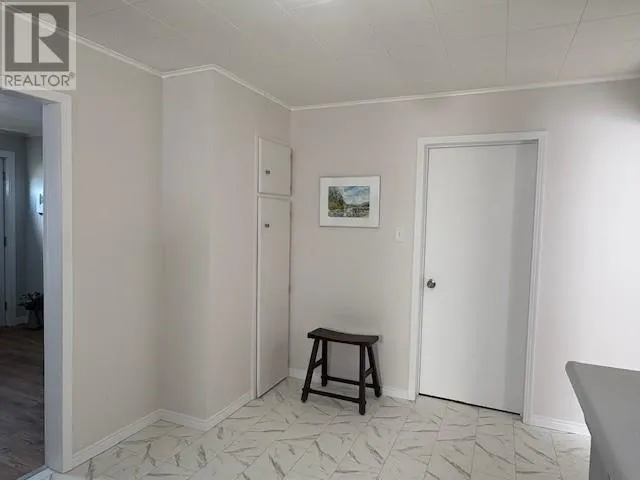 4 Hillview Avenue