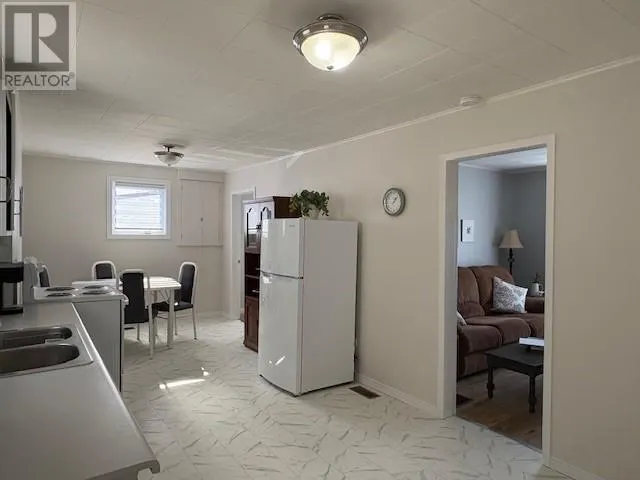 4 Hillview Avenue