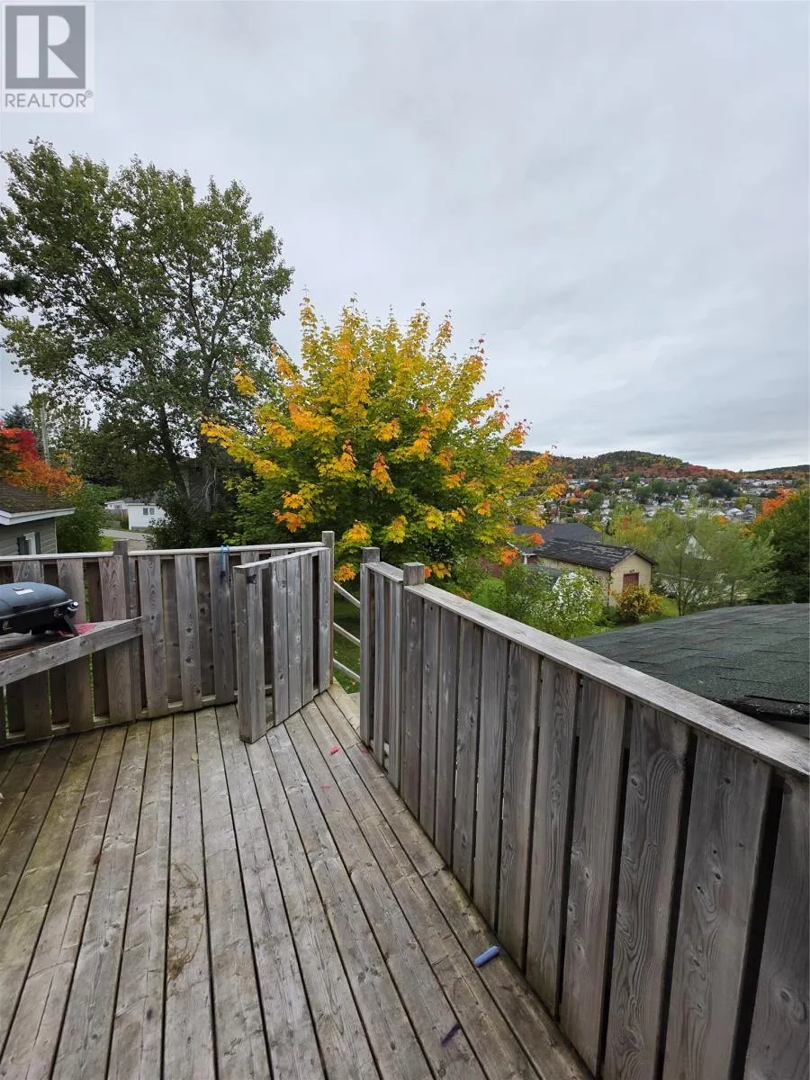 16 BAYVIEW Heights