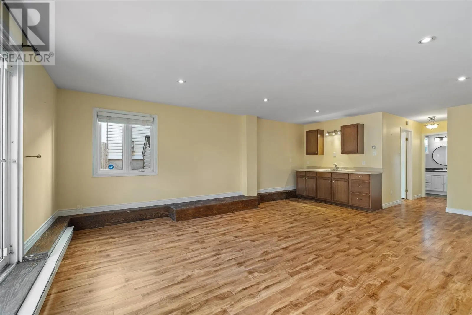 6 Lawlor Place